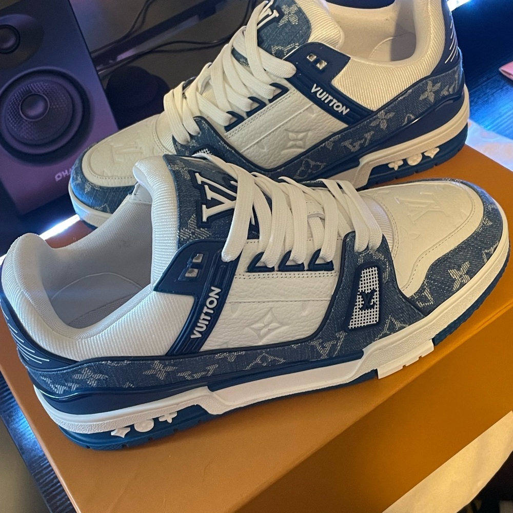 Louis Vuitton Lv trainers Men's Blue and White Sneakers